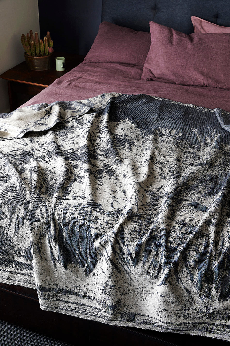 Aloe Hill Jacquard Throw